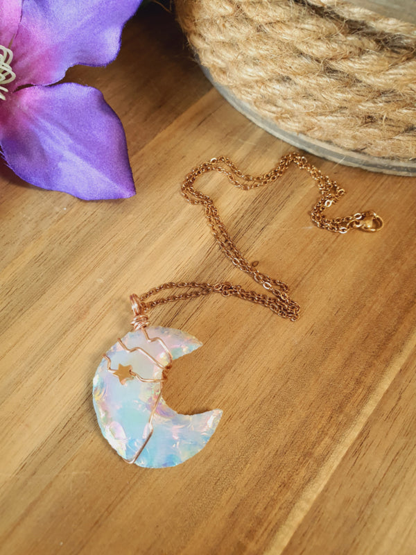 Wire wrapped Maan hanger Angel aura kwarts. (nr 6)