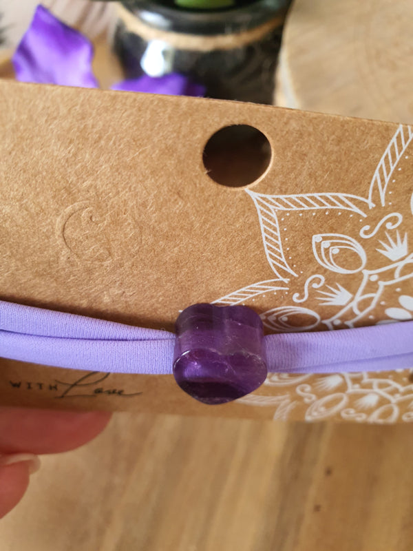 Elastische armband met edelsteen hart Amethist (nr 1)