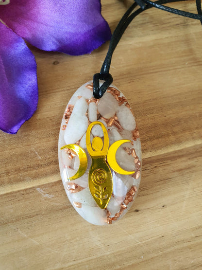 Orgonite hanger Wit/Beige Maansteen met Bergkristal 30x55mm (nr 87)