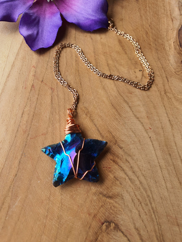 Wire wrapped Ster hanger Rainbow (regenboog/titanium) aura. (nr 3)