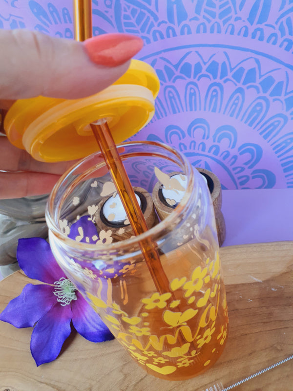 Drinkglas (blikvormige tumbler) met kunststof deksel en rietje &