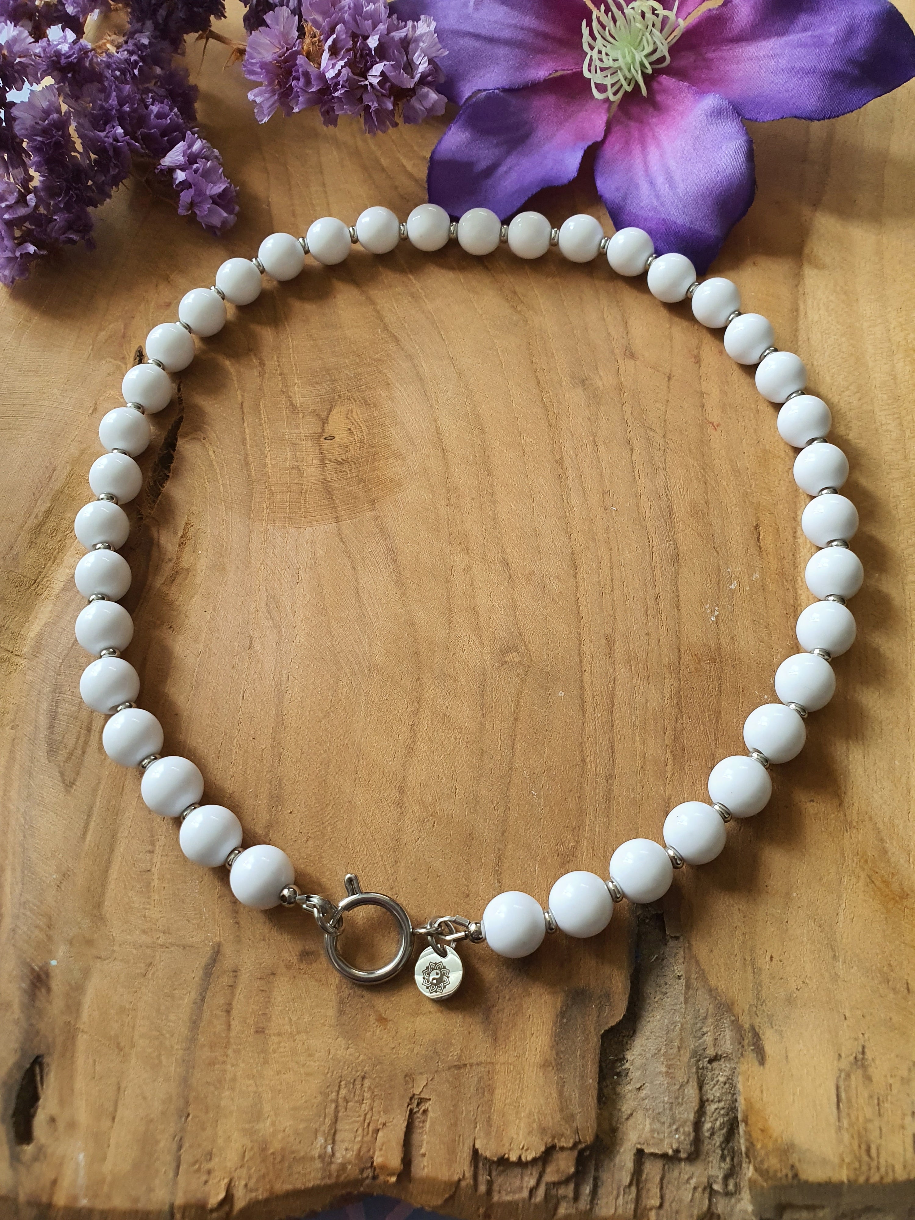 Basisketting Happy  rvs zilver / witte kralen