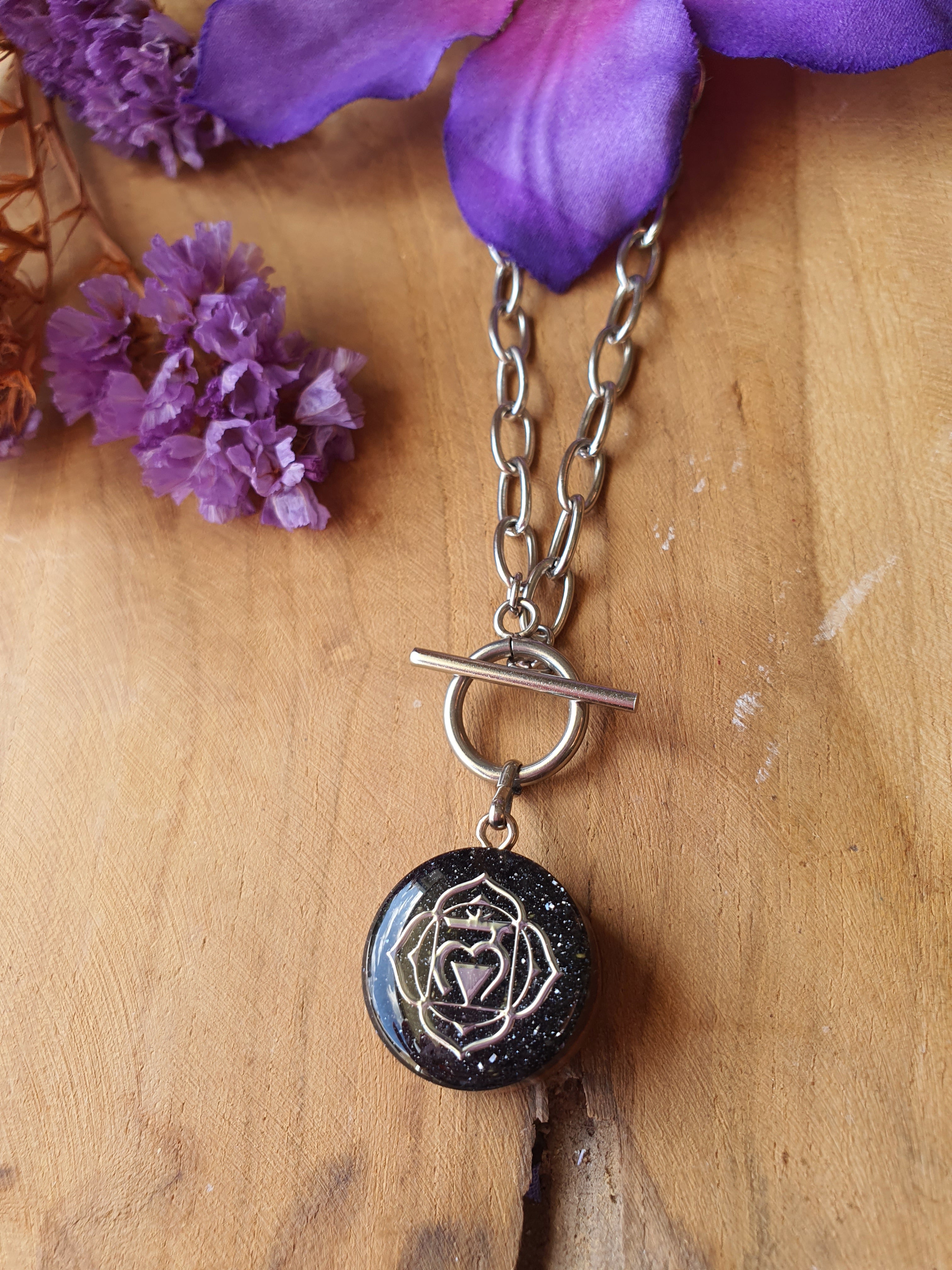 Cinsis Orgonite mix: orgonite Hanger 2 in 1 + RVS Zilver ketting nr 3008