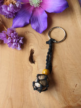 Edelstenen Sleutelhanger met Kalkooliet |/Leopardiet met Macramé