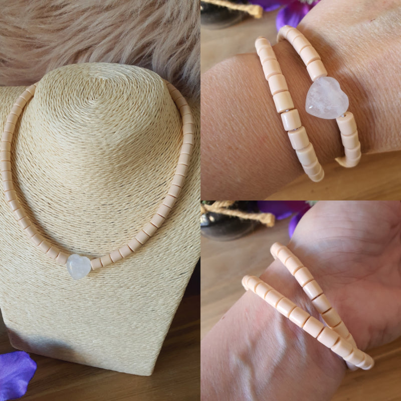 Elastische_rekbare_beige_choker_ketting_en_armband_2_in_1_sieraad_met_Bergkristallen_hartje_nr_2