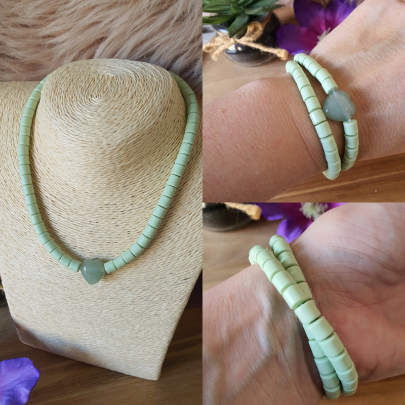 Elastische_rekbare_licht_groene_choker_ketting_en_armband_2_in_1_sieraad_met_Aventurijn_hartje_nr_7