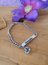 Gepersonaliseerde RVS zilver Armband met ID Bar met naam + hart bedel met vlinder afdruk