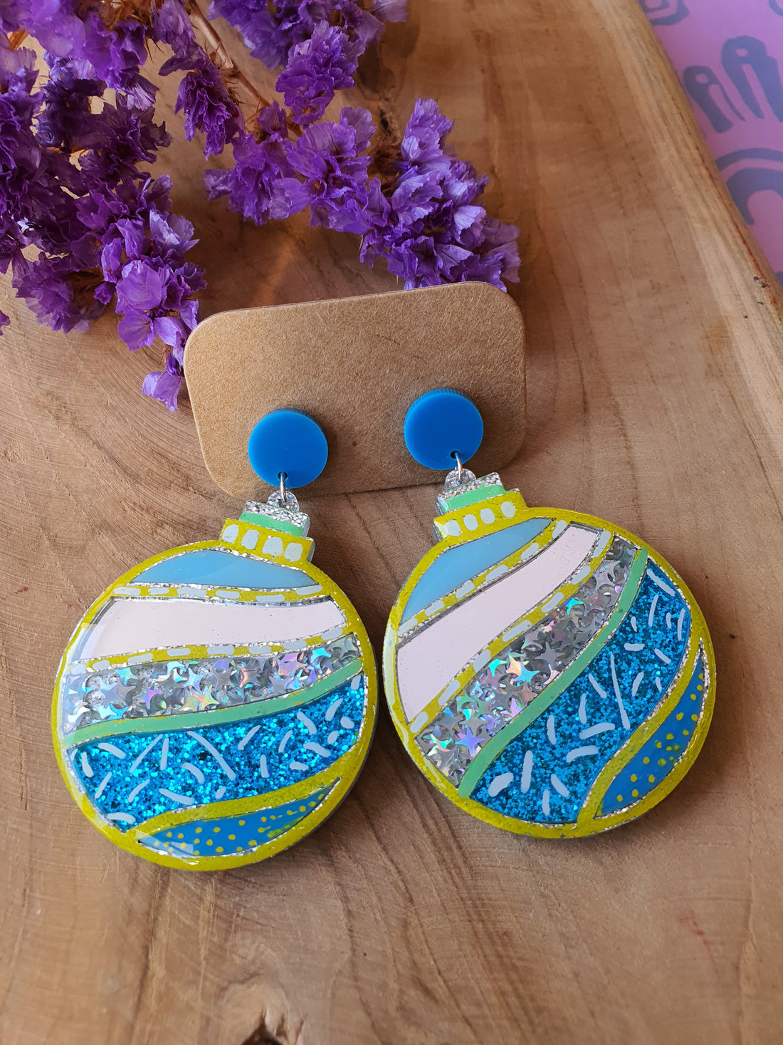 Kerst oorbellen | Kerstbal oorhangers (nr 10022)