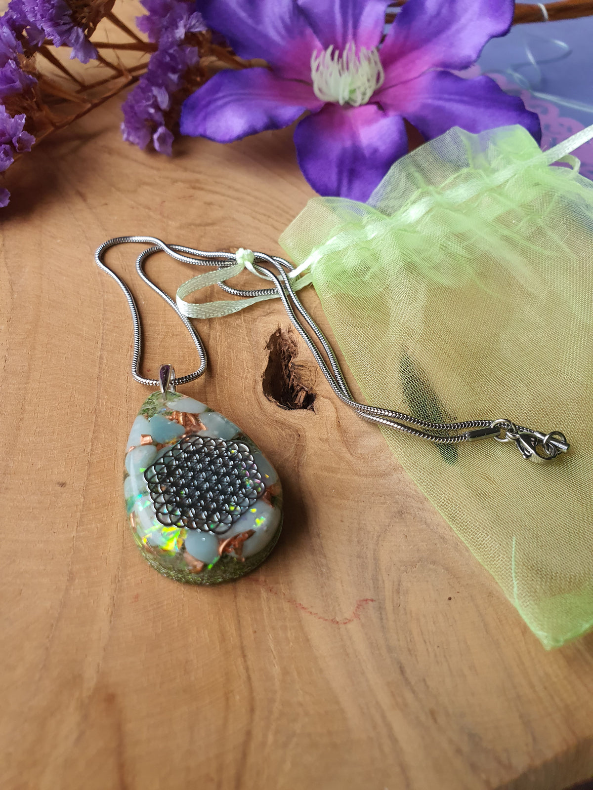 Orgonite hanger Amazoniet met Bergkristal 925 Sterling zilver oogje (nr 1005) met zilveren ketting