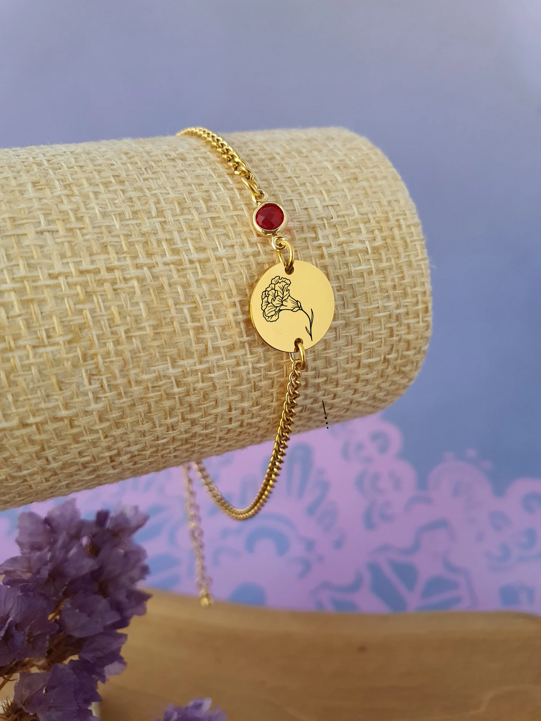 RVS gepersonaliseerde Graveerbare Armband met Geboortesteen Januari met gegraveerde Anjer