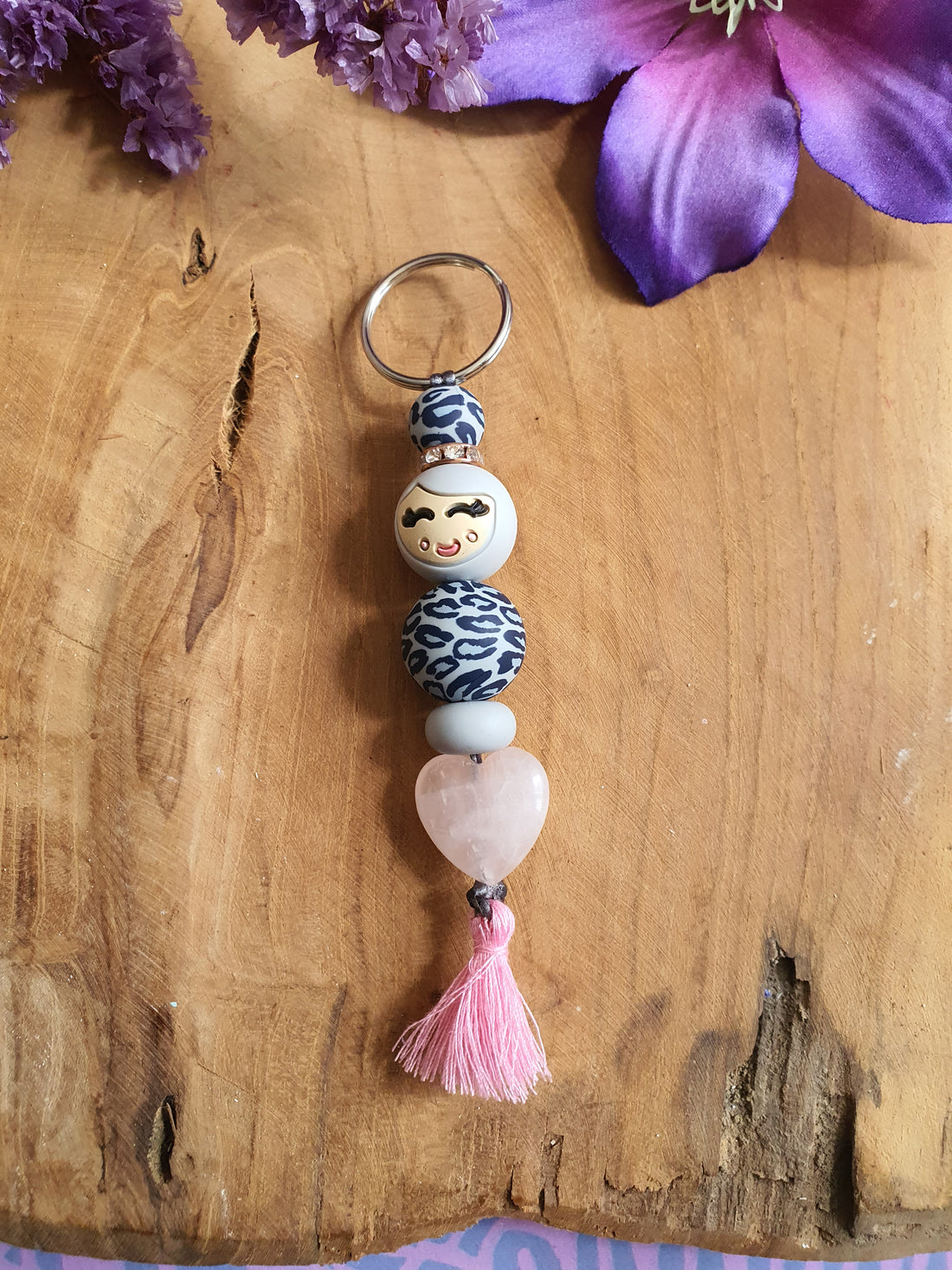 Sleutelhanger / Tassenhanger Gelukspoppetje Oma Rozenkwarts hart (14)