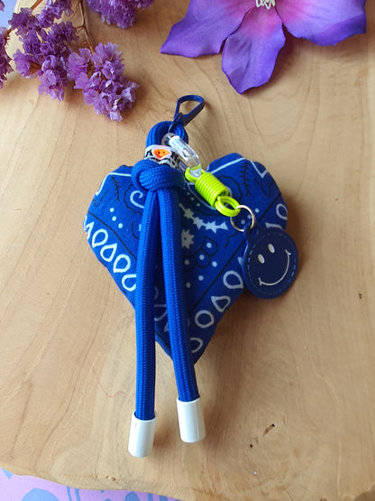 Sleutelhanger tassenhanger bandana hart d blauw.