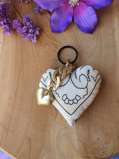 Sleutelhanger tassenhanger bandana hart goud beige