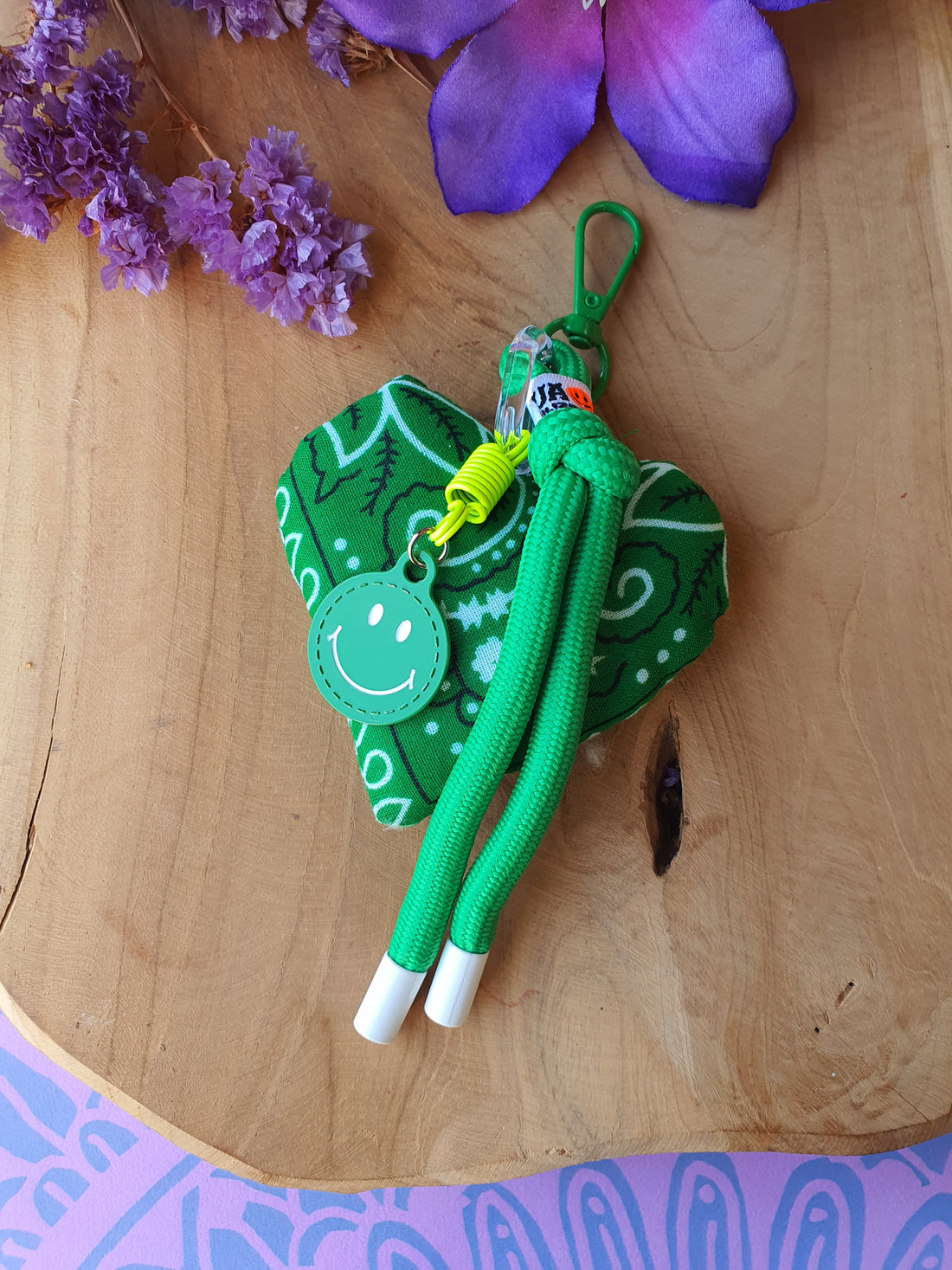 Sleutelhanger_tassenhanger_bandana_hart_smiley.