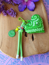 Sleutelhanger_tassenhanger_bandana_hart_smiley_licht_groen.