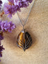 Tijgeroog wire wrapped hanger levensboom zilver