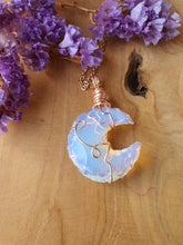Wire wrapped Maan hanger Opaline._3