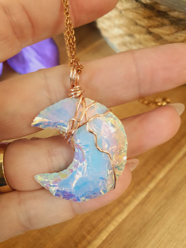 Wire wrapped Maan hanger Angel aura kwarts. (nr 6)