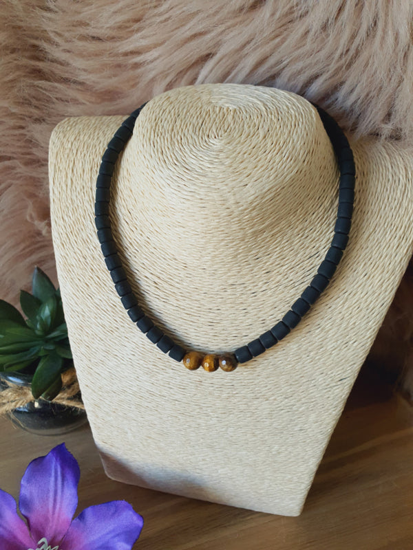 Elastische / rekbare zwarte (choker) ketting en armband 2 in 1 sieraad met Tijgeroog facet kralen (nr 25)