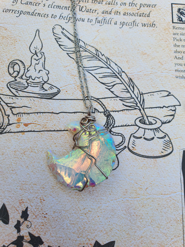 Wire wrapped Maan hanger Angel aura kwarts. (nr 5)
