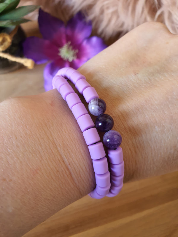 Elastische / rekbare paarse (choker) ketting en armband 2 in 1 sieraad met Amethist kralen (nr 17)