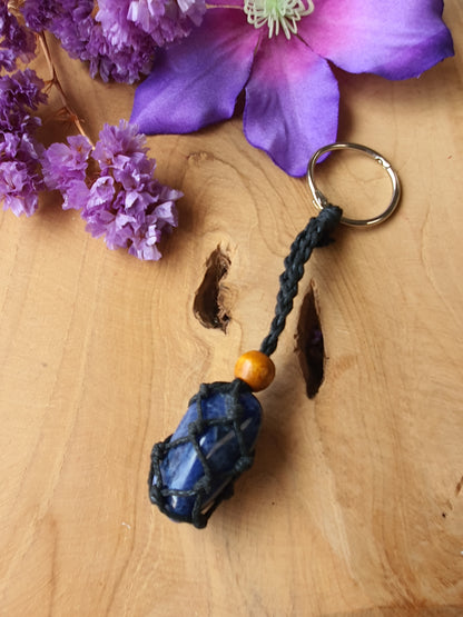 Edelstenen Sleutelhanger Sodaliet met Macramé