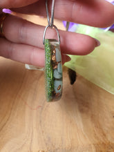 zijaanzicht Orgonite hanger Amazoniet met Bergkristal 925 Sterling zilver oogje met ketting